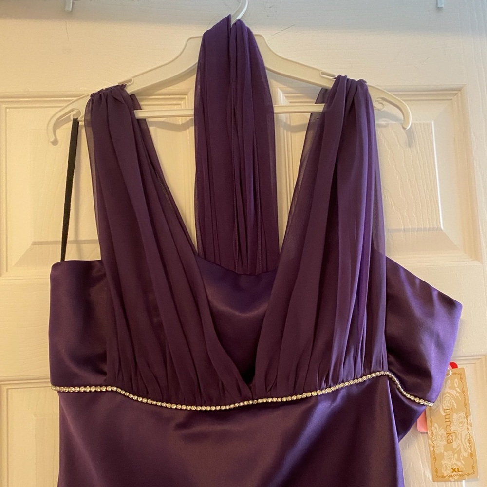 Dress - Picture 2 of 5